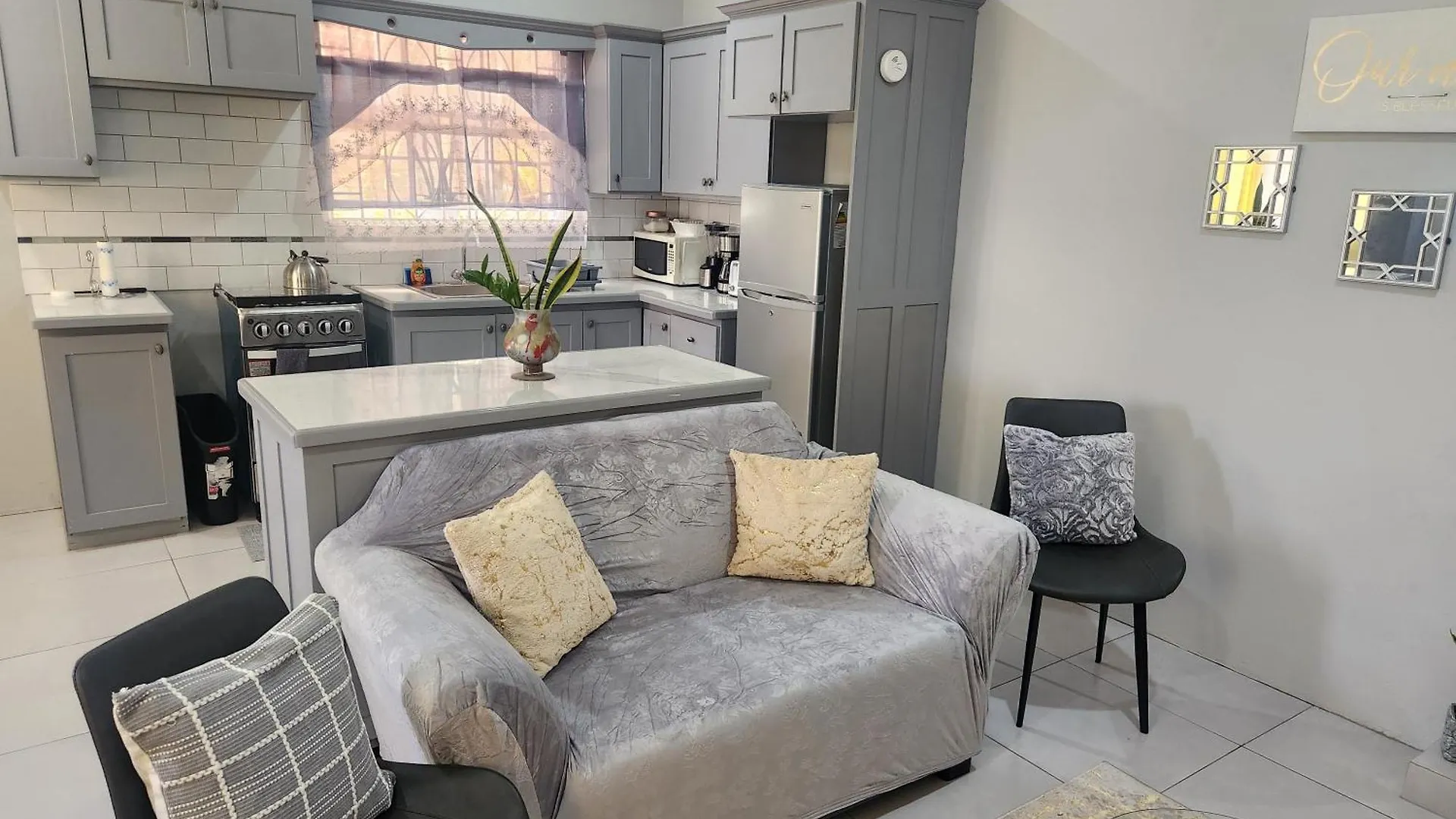 Le Chez Garden Hideaway Apartment Mardigras