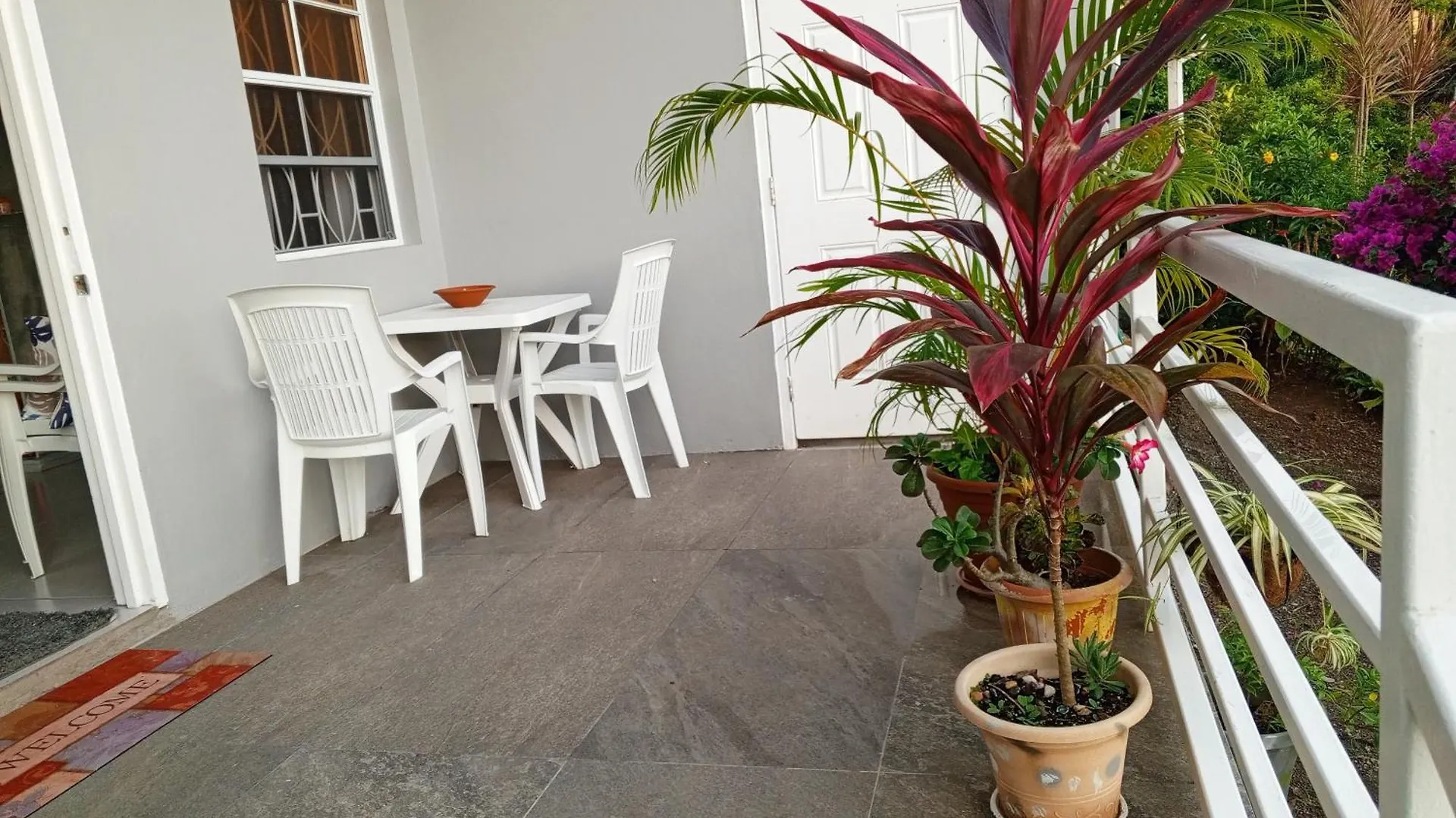 Le Chez Garden Hideaway Apartment Mardigras